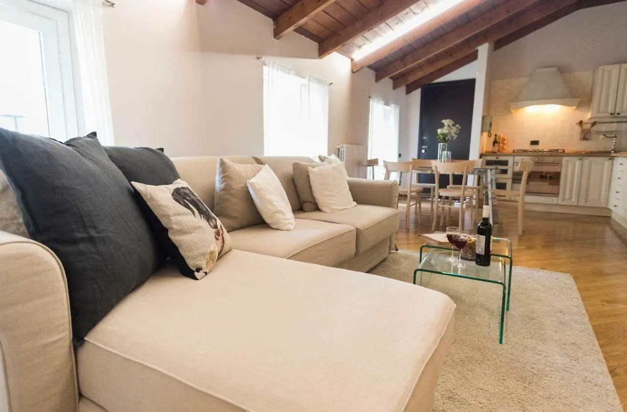 Daplace - Gae Apartment Milan 0*,  Italy