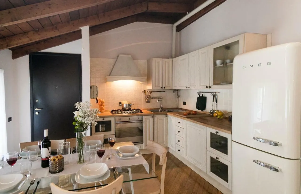 Daplace - Gae Apartment Milan 0*,