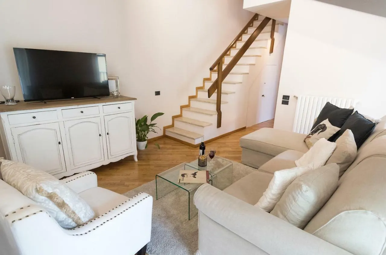 Daplace - Gae Apartment Milan